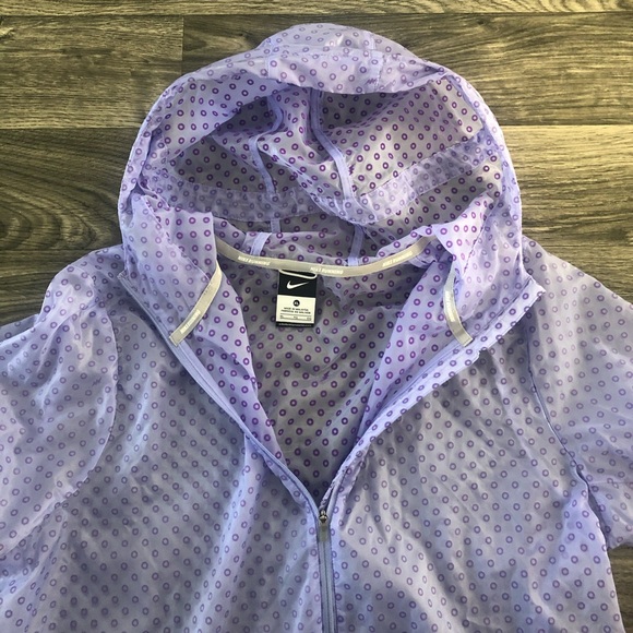 SOLD * NIKE RUNNING Jacket - Picture 3 of 13